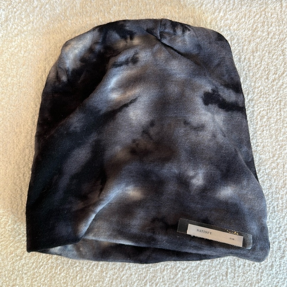 Satisfy Running Cloud Merino Batik Black Tie-Dye Beanie